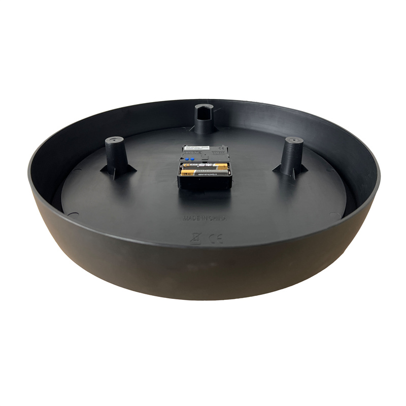 Reloj de pared analógico redondo negro de 13,7 pulgadas con conexión WiFi y funcionamiento a pilas.